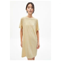 ARMEDANGELS - Women's Chaaru Lovely Stripes - Robe 9 ARMEDANGELS - Women's Chaaru Lovely Stripes - Robe -Maloja Magasi armedangels womens chaaru lovely stripes robe detail 2