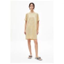 ARMEDANGELS - Women's Chaaru Lovely Stripes - Robe 11 ARMEDANGELS - Women's Chaaru Lovely Stripes - Robe -Maloja Magasi armedangels womens chaaru lovely stripes robe detail 4