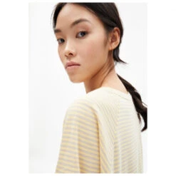 ARMEDANGELS - Women's Chaaru Lovely Stripes - Robe 12 ARMEDANGELS - Women's Chaaru Lovely Stripes - Robe -Maloja Magasi armedangels womens chaaru lovely stripes robe detail 5