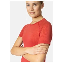 Odlo - Women's Baselayer S/S Performance Light Eco - Sous-vêtement Synthétique 8 Odlo - Women's Baselayer S/S Performance Light Eco - Sous-vêtement Synthétique -Maloja Magasi odlo womens baselayer s s performance light eco sous vetement synthetique detail 3