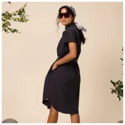 Specialized-Fjällräven - Women's Saddle To Table Dress - Robe -Maloja Magasi specialized fjaellraeven womens saddle to table dress robe detail 4