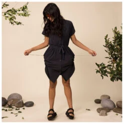 Specialized-Fjällräven - Women's Saddle To Table Dress - Robe -Maloja Magasi specialized fjaellraeven womens saddle to table dress robe detail 5