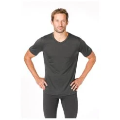 Super.natural - Base V-Neck Tee 140 - T-shirt 10 Super.natural - Base V-Neck Tee 140 - T-shirt -Maloja Magasi supernatural base v neck tee 140 t shirt detail 3