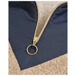 We Norwegians - Women's Alta Shearling Zip Up Sweater - Pull 11 We Norwegians - Women's Alta Shearling Zip Up Sweater - Pull -Maloja Magasi we norwegians womens alta shearling zip up sweater pull detail 4